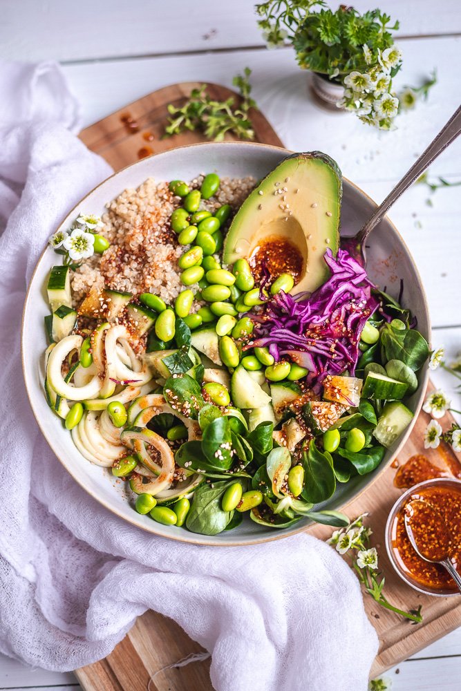 AMAZING-Quinoa-edemame-Buddha-Bowls-with-fresh-vegetables-and-mustard-paprika-dressing-quick-easy-15-minutes-simple-methods-SO-healthy-vegan-plantbased-glutenfree-colorful-buddhabowl-recipe