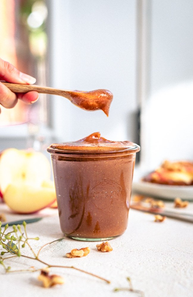 https://www.twospoons.ca/wp-content/uploads/2019/10/EASY-Homemade-Apple-Butter-how-to-Perfect-for-adding-to-fall-treats-recipe-apple-fall-spiced-dessert-breakfast-spread-twospoons-9.jpg